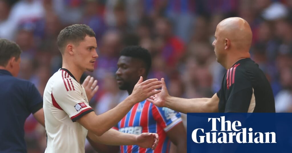 Arne Slot insists Florian Wirtz must reach Salah’s level to meet Liverpool expectations | Liverpool