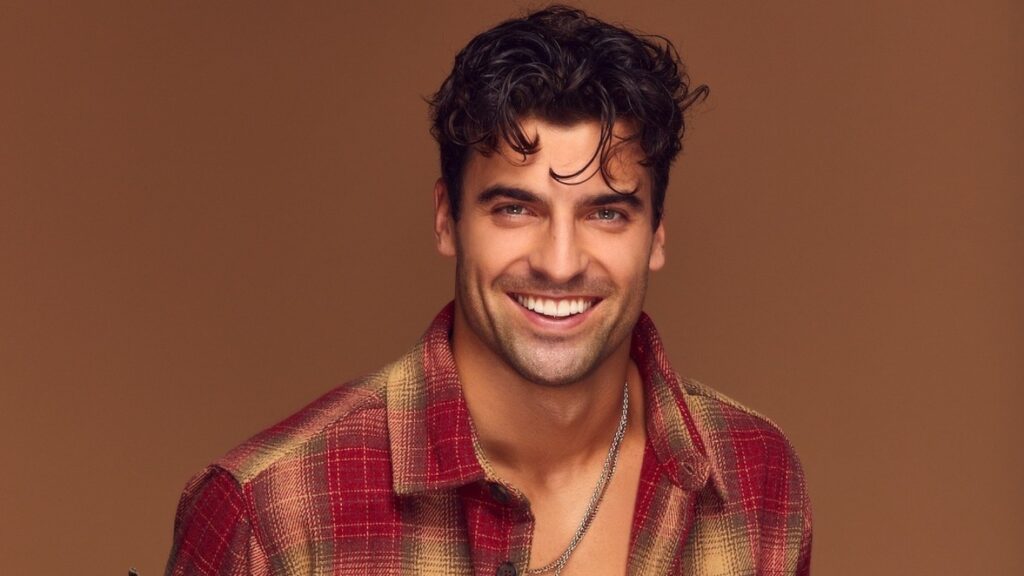 Eras Tour Dancer Jan Ravnik Joins Pro Roster