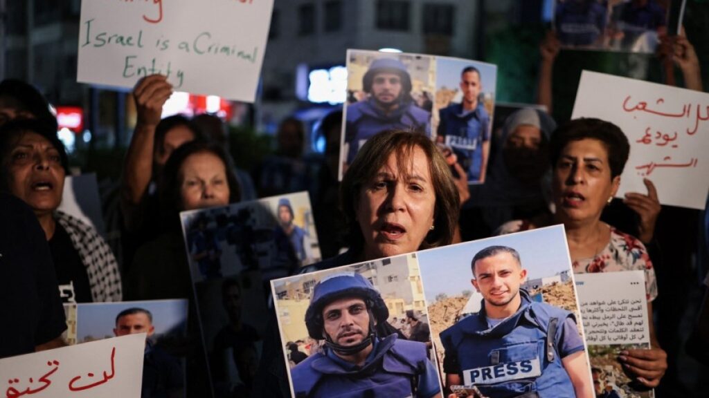 Protests held worldwide over Israel’s murder of Al Jazeera Gaza journalists | Israel-Palestine conflict News