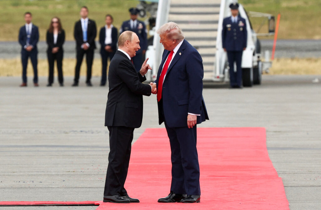 Trump greets Putin in Alaska for Russia-Ukraine talks | Russia-Ukraine war
