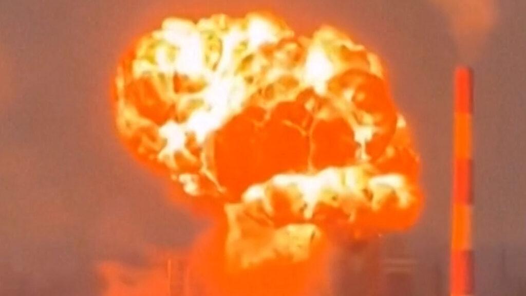 Ukraine claims drone strike on oil refinery in Russia | Russia-Ukraine war