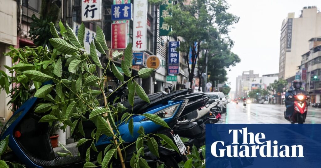 Weather tracker: Typhoon Podul pounds southern Taiwan | Taiwan