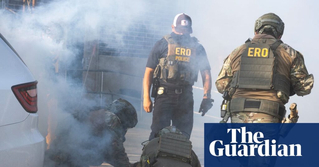 Federal agents use teargas and pepper balls to break up Chicago Ice protest | US immigration