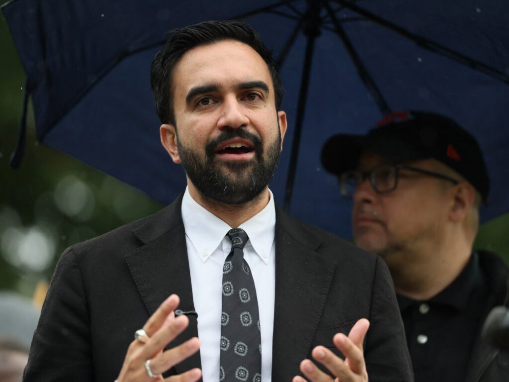 New York Governor Hochul endorses Zohran Mamdani for mayor amid poll surge | Elections News