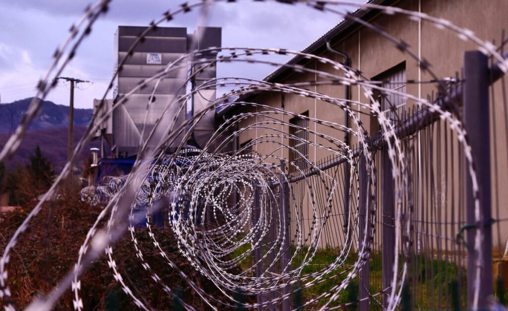 South Africa: Prisons to Roll Out Cellphone Signal-Blocking Tech - South African News Briefs - September 30, 2025