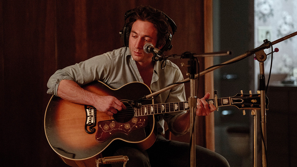 Chainsaw Man Surprises, Springsteen Movie Disappoints SPRINGSTEEN: DELIVER ME FROM NOWHERE, (aka DELIVER ME FROM NOWHERE), Jeremy Allen White as Bruce Springsteen, 2025. ph: Macall Polay / © 20th Century Studios / Courtesy Everett Collection