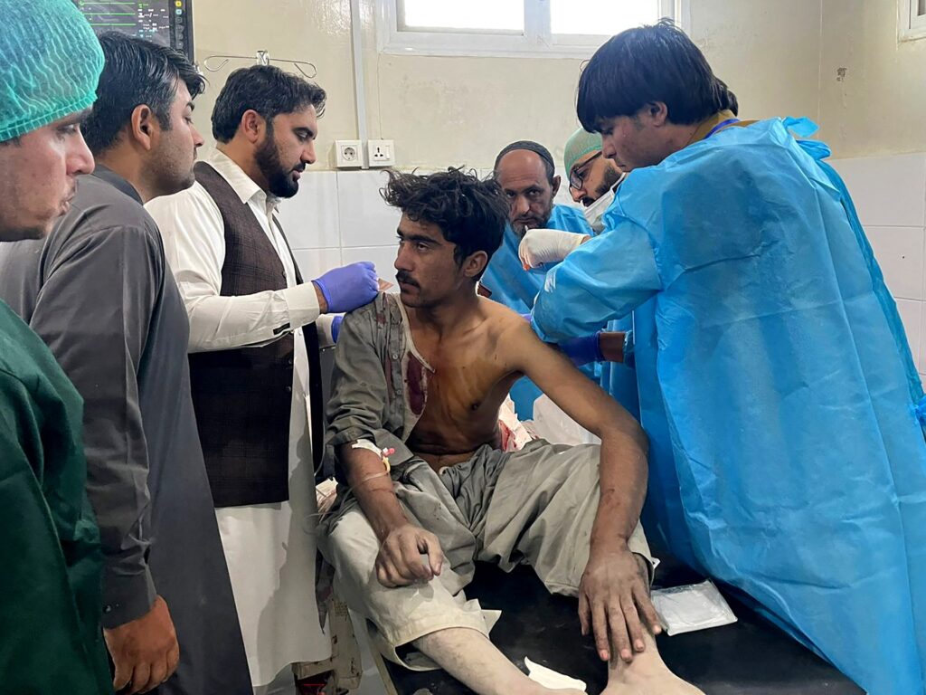 Dozens killed, injured in new Pakistan-Afghanistan border clashes | Pakistan Taliban News