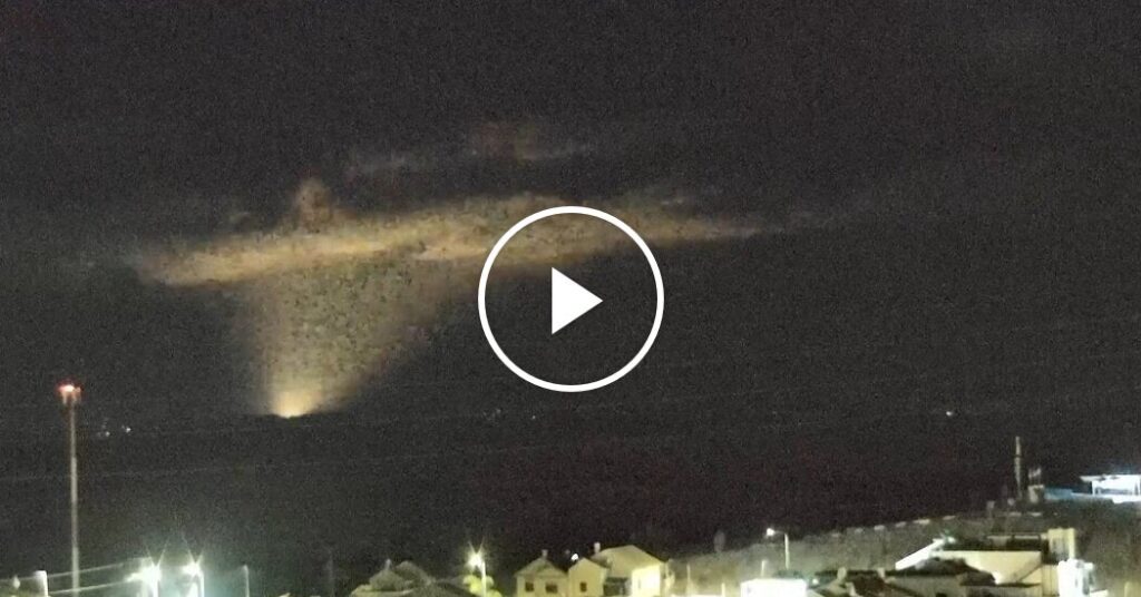 Explosions Seen Over Gaza Skyline After Netanyahu Orders New Strikes