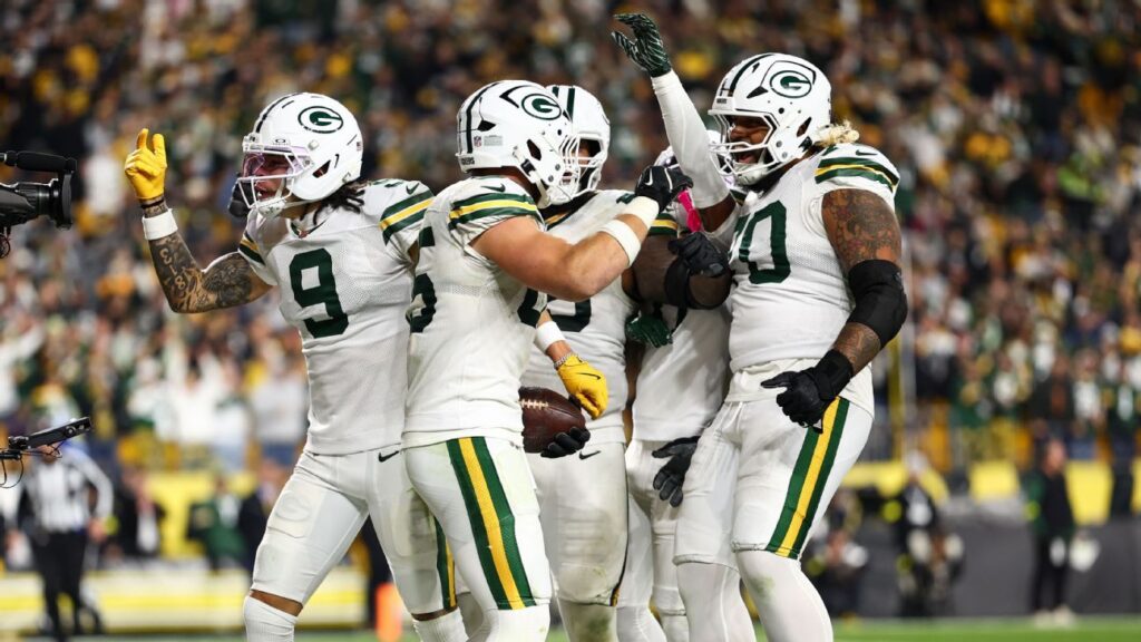 Highlights from Packers victory over Steelers on SNF Highlights from Packers victory over Steelers on SNF