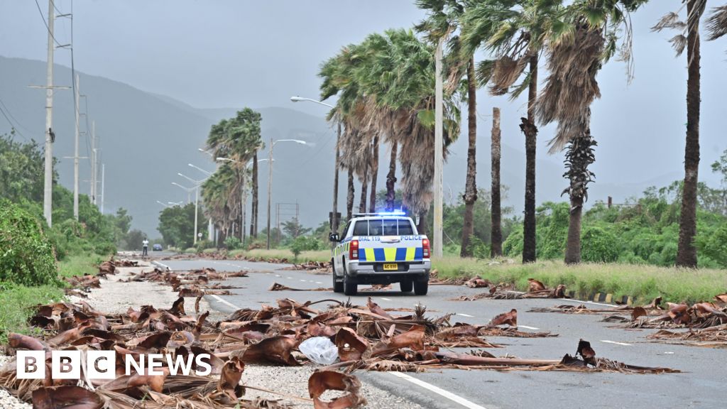 Jamaicans take stock after Hurricane Melissa causes damage, flooding and power cuts Jamaicans take stock after Hurricane Melissa causes damage, flooding and power cuts