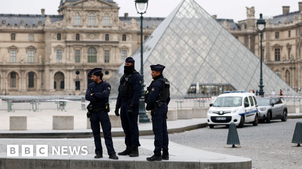 Suspects arrested over theft of jewels, prosecutor says Suspects arrested over theft of jewels, prosecutor says