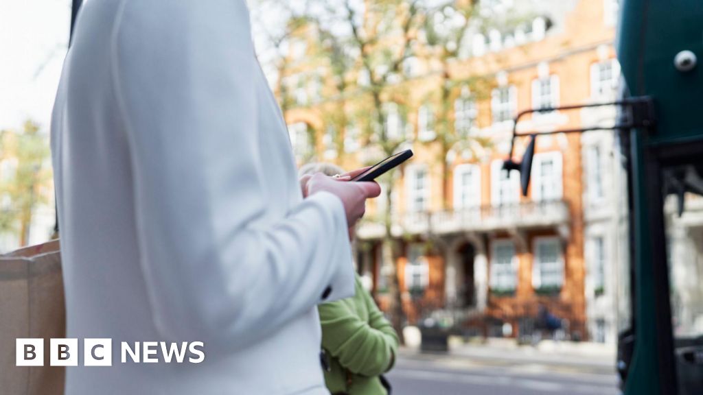 Tech bosses could stop mobile phone theft, say MPs Tech bosses could stop mobile phone theft, say MPs