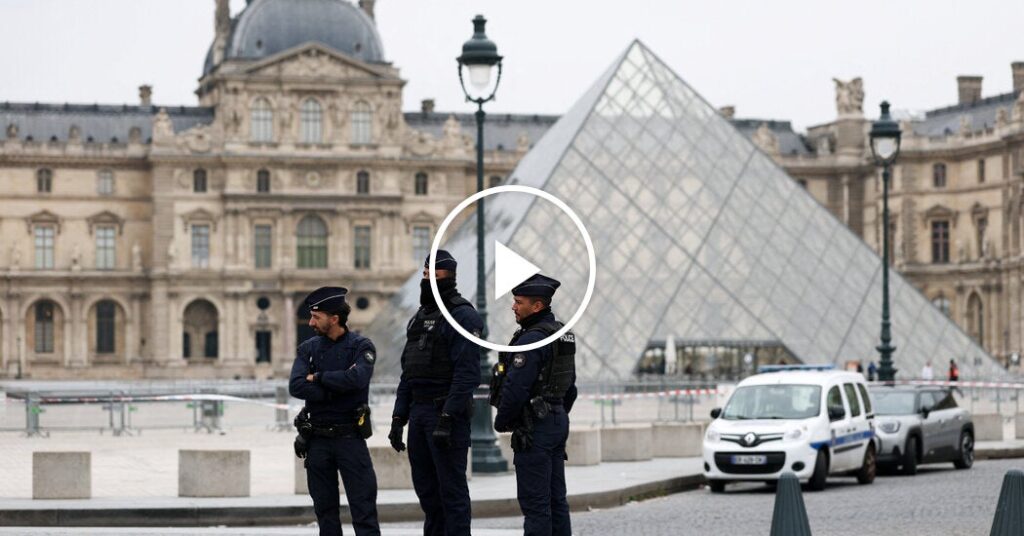 Thieves Steal ‘Priceless’ Jewels From the Louvre Museum in Paris