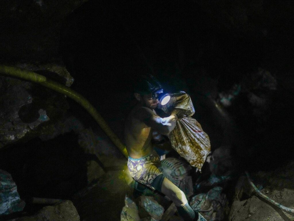 Torrential rains collapse Venezuelan gold mine killing 14 | Mining News