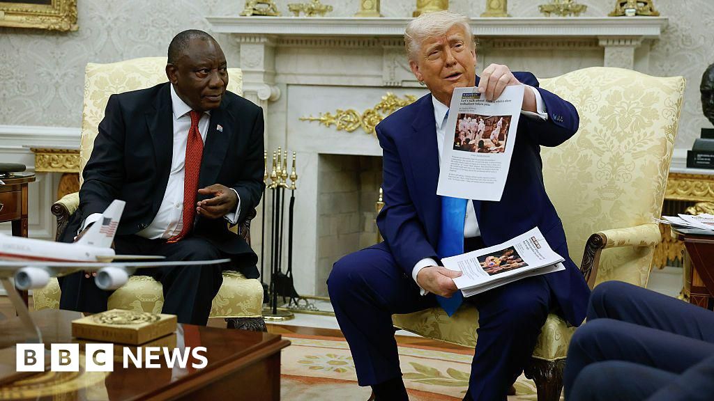 Trump caps refugee admissions at 7,500 Trump caps refugee admissions at 7,500