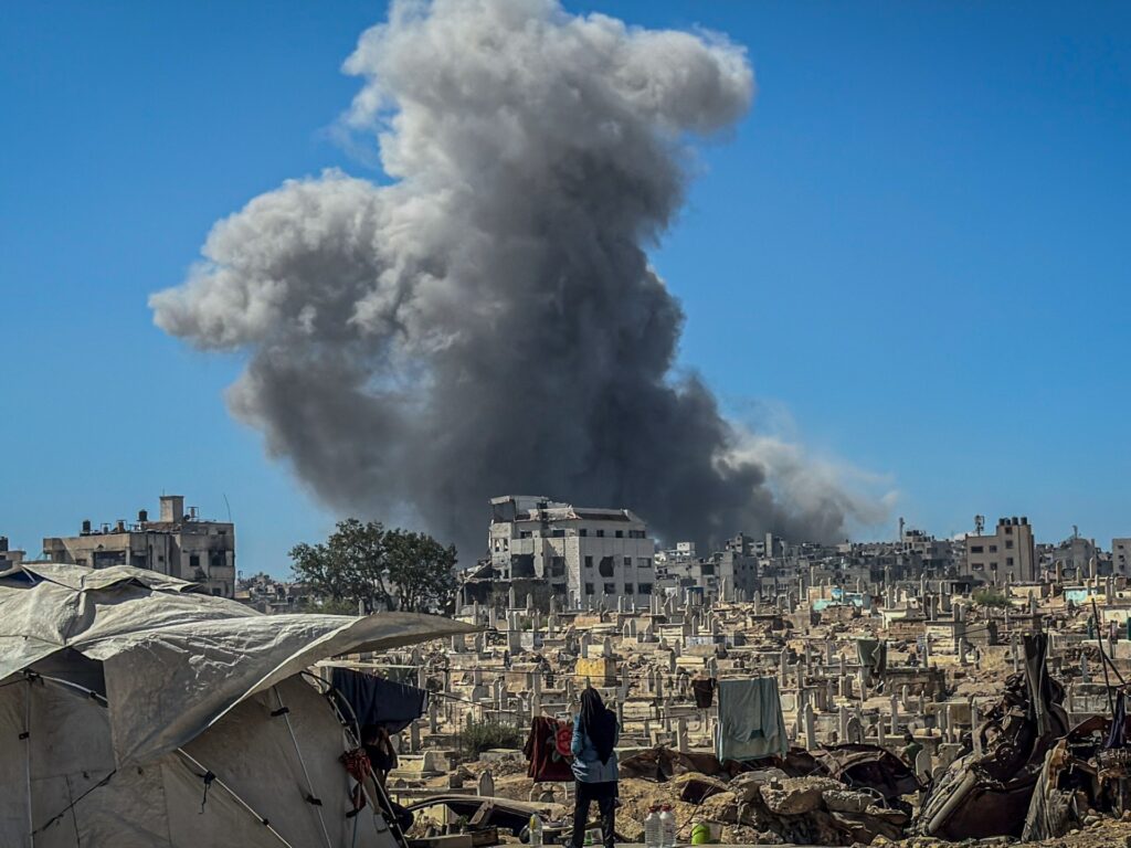 Trump says Israel and Hamas sign off on first phase of Gaza ceasefire plan | Hamas News