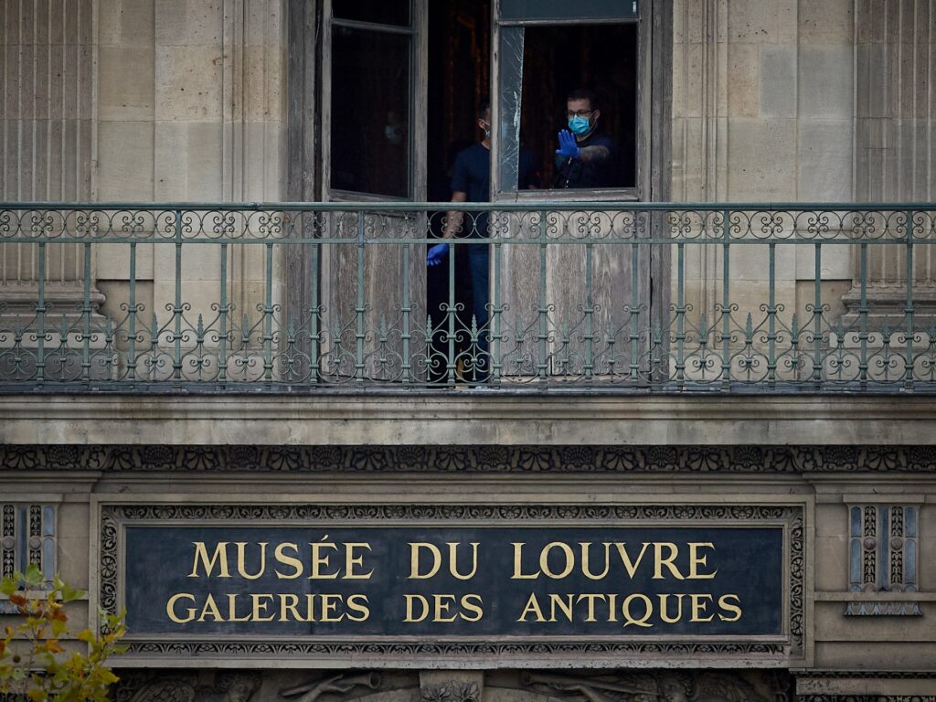 Where might the stolen Louvre jewels end up; will the robbers be caught? | Crime News